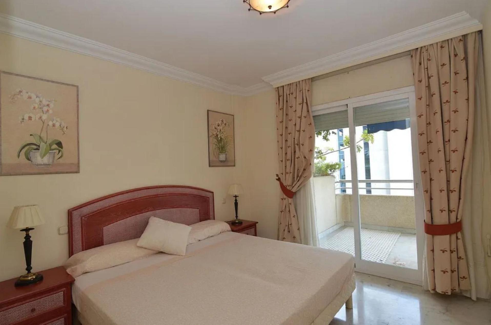 San Pedro De Alcantara Estupendo Piso 2 Hab, Salon, Wifi * Marbella