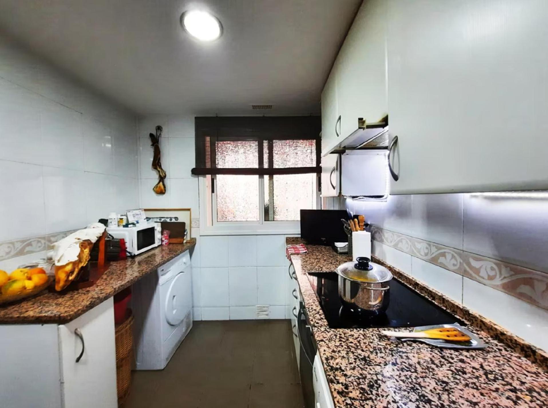 San Pedro De Alcantara Estupendo Piso 2 Hab, Salon, Wifi Lägenhet