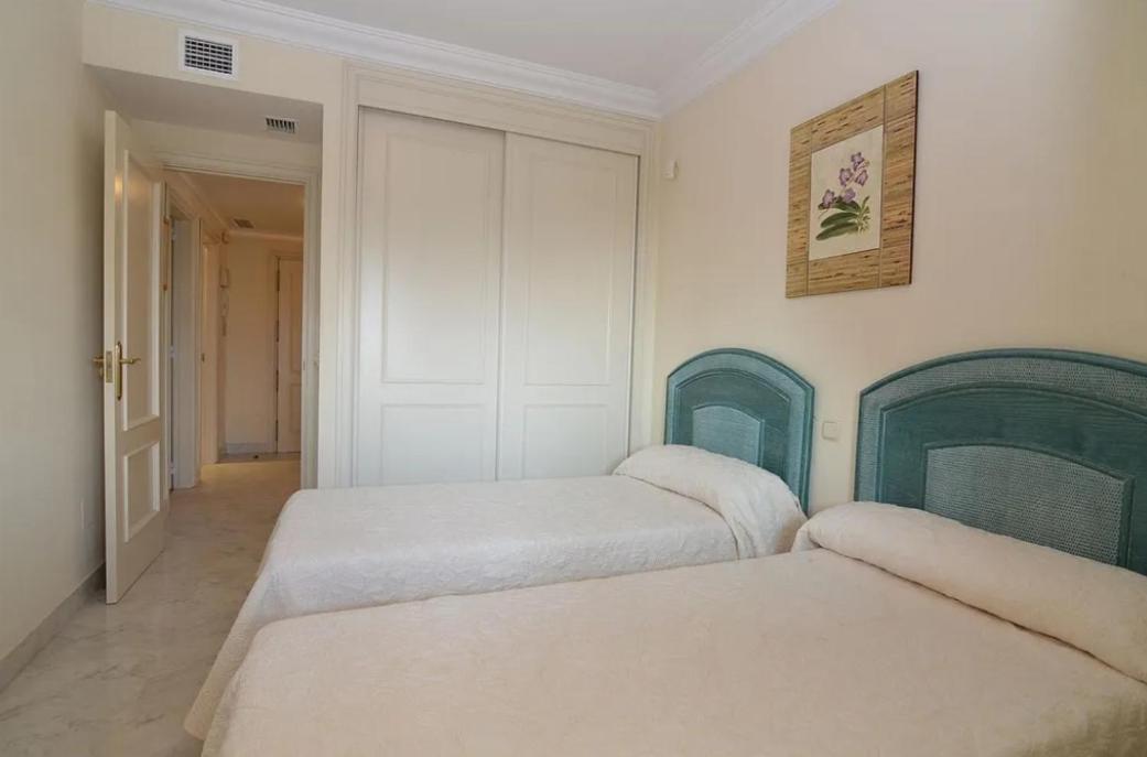 San Pedro De Alcantara Estupendo Piso 2 Hab, Salon, Wifi Lägenhet